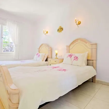 Casa Charlotte Vila *