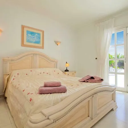 Casa Charlotte Vila *